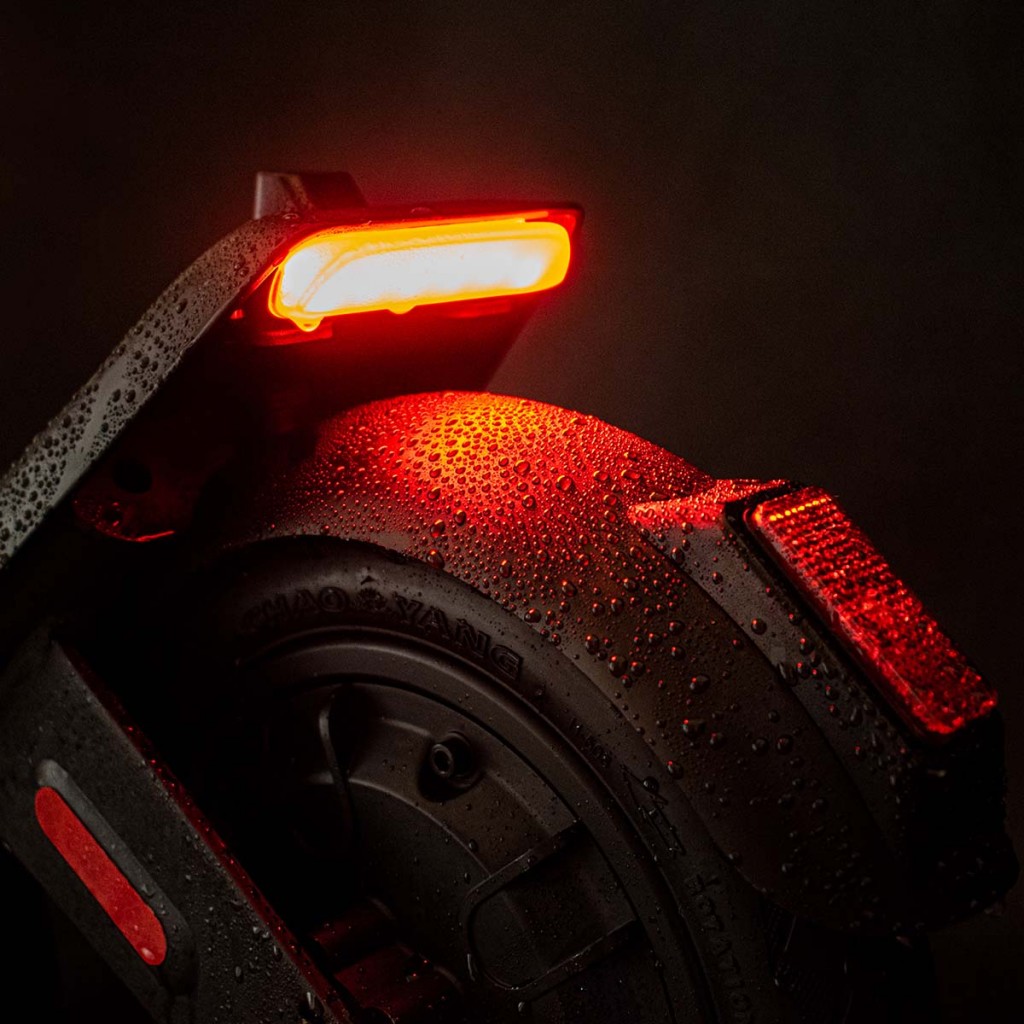 Zinc unveils new Formula E electric scooter Move Electric